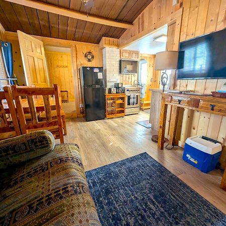 Yellowstone'S Treasure Cabins Gardiner Exterior photo
