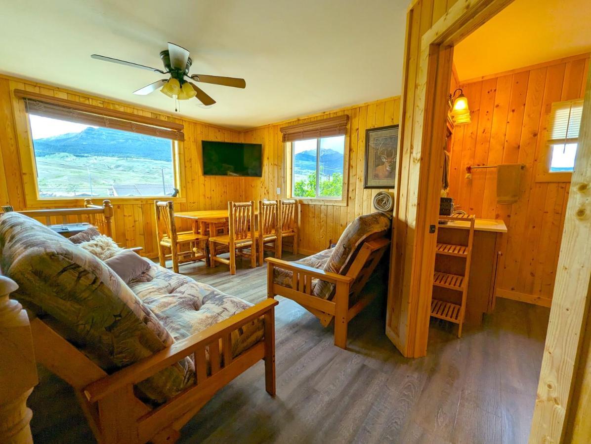 Yellowstone'S Treasure Cabins Gardiner Exterior photo