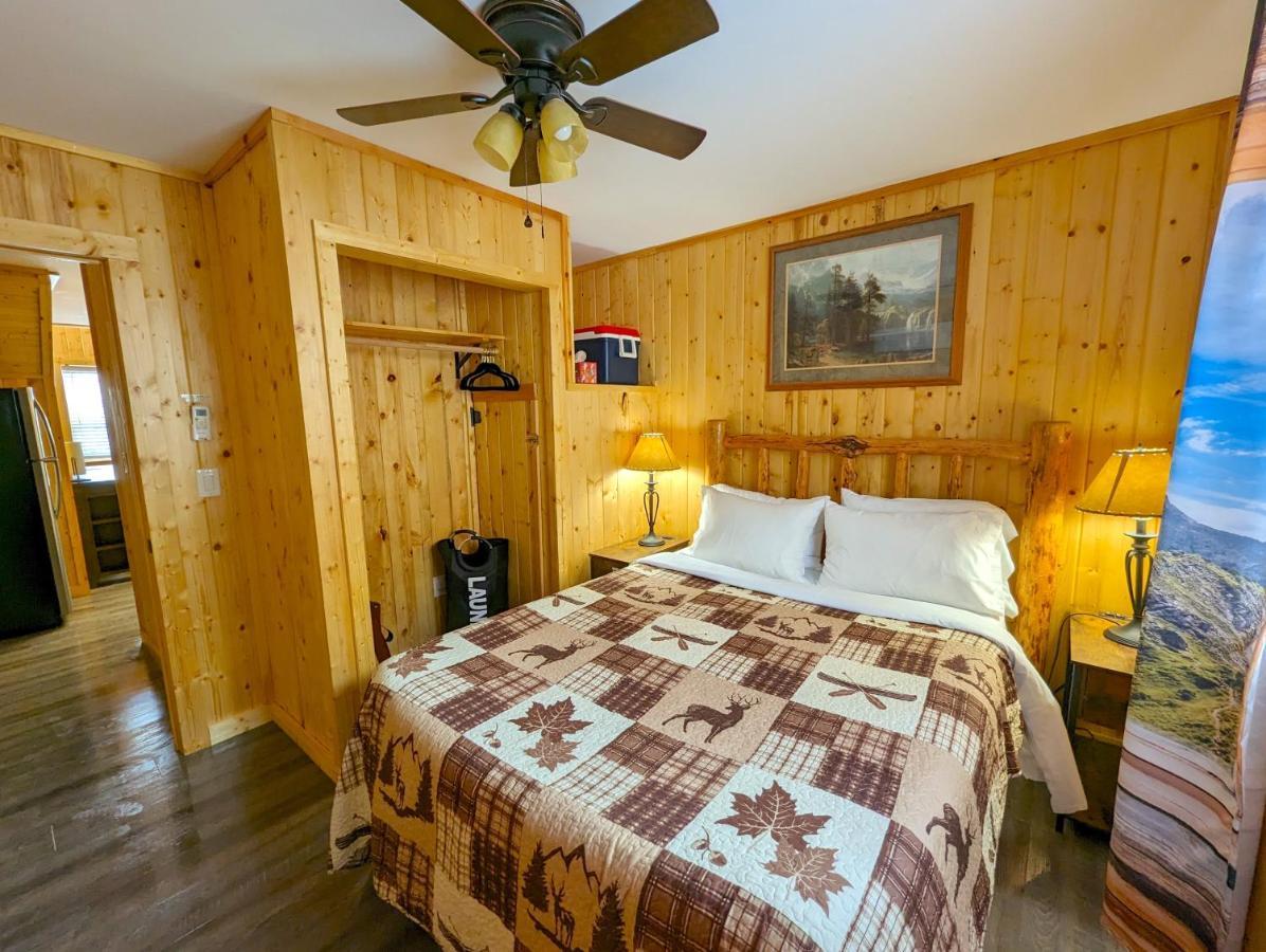 Yellowstone'S Treasure Cabins Gardiner Exterior photo